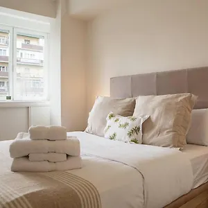 modern-2-bed-apt-10min-from-las-ventas.besthotelstoledo.com/